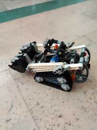 LEGO Technic Компактний гусеничний навантажувач (42032)