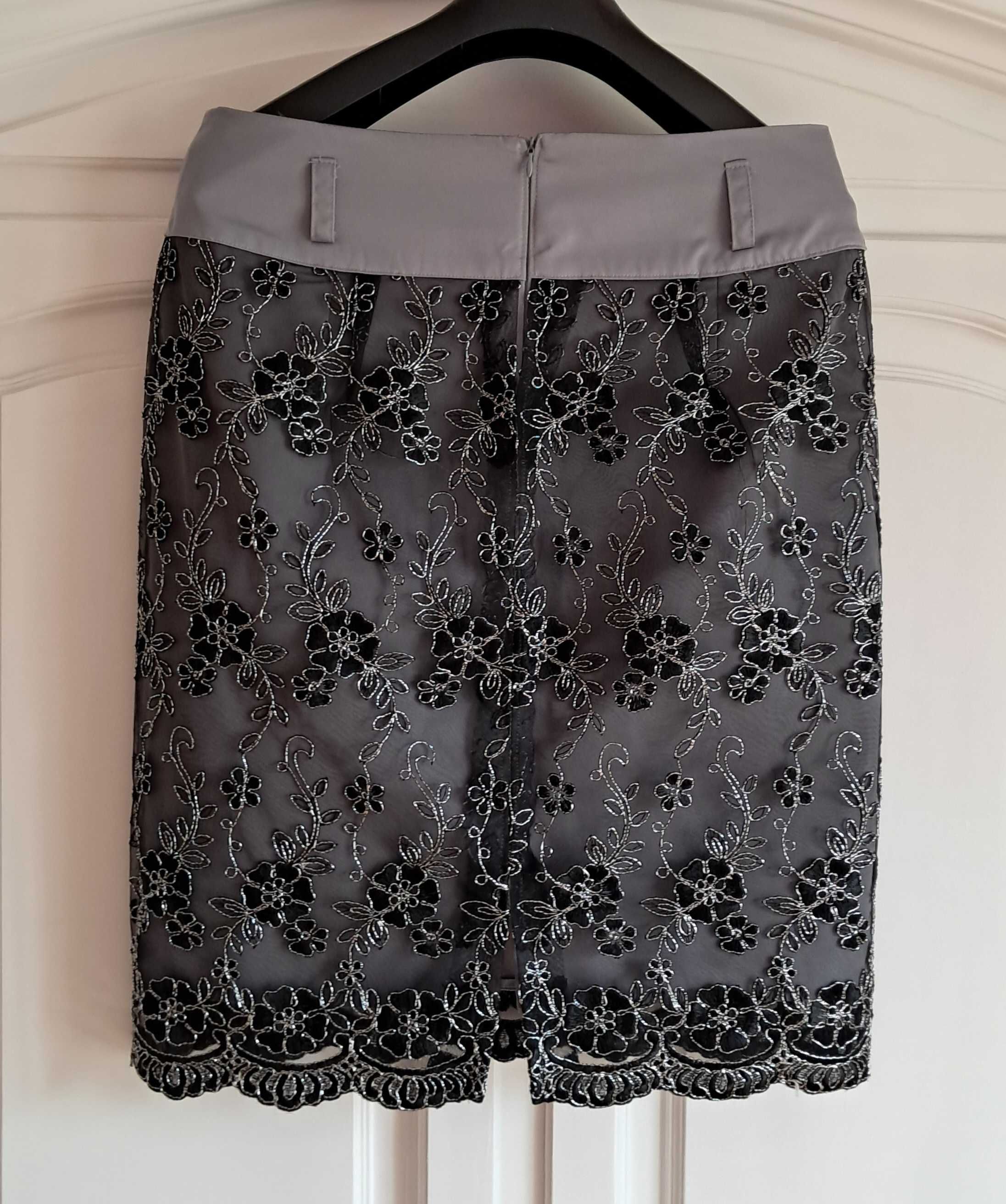 Elegancka spódnica z koronką