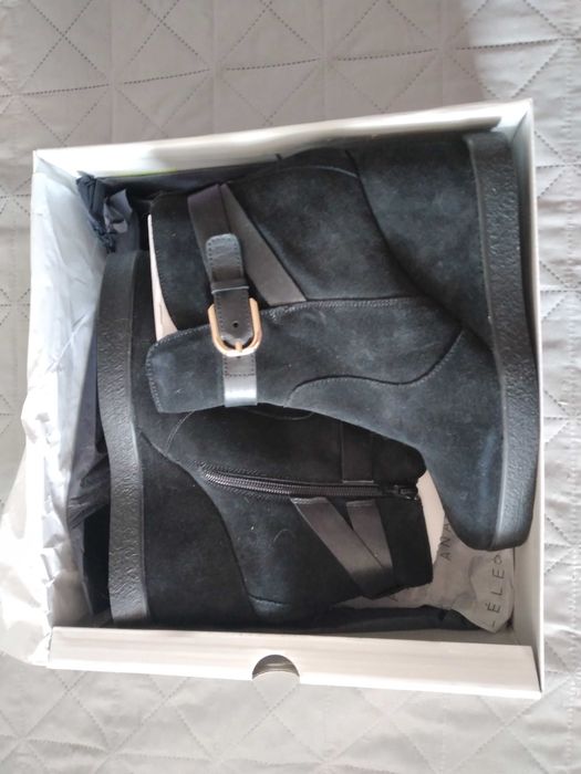 Нові жіночі замшеві напівчоботи Geox