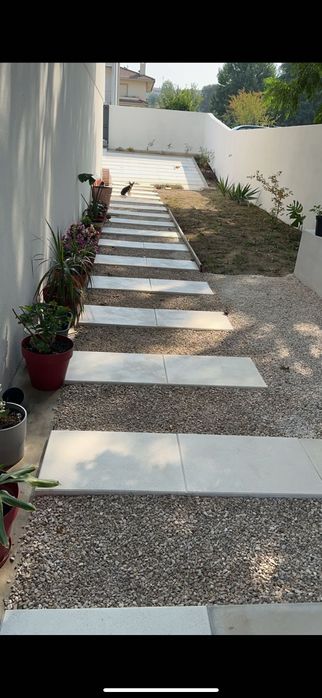 Moradia de Gaveto Pronta à Habitar