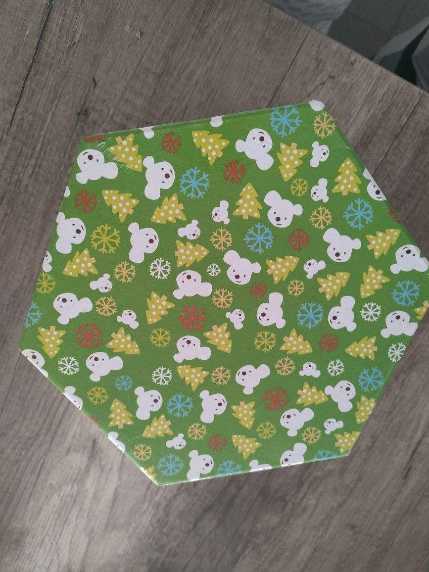 10 bolas e caixa de natal