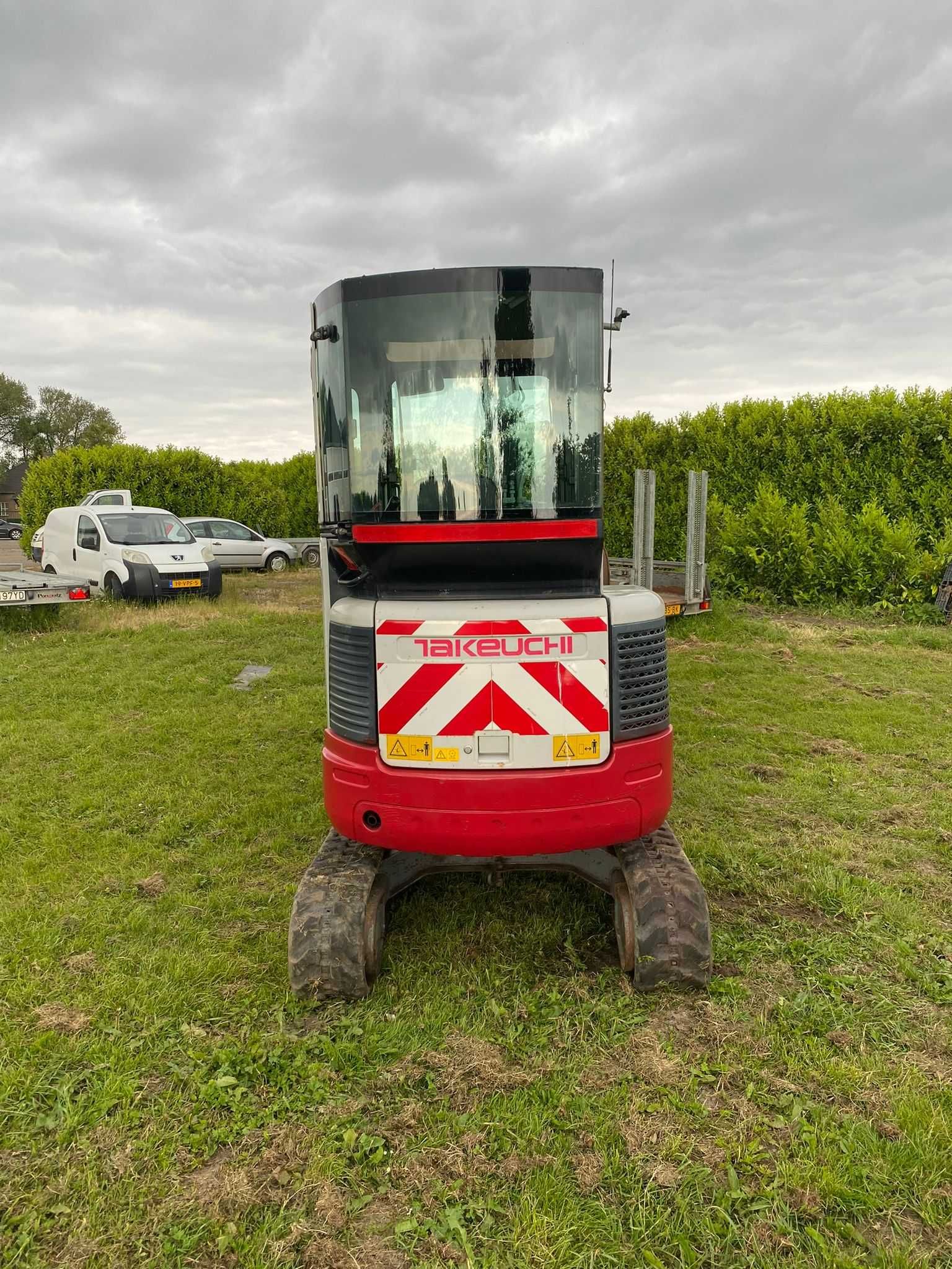 Takeuchi TB23R 2.5 - 2.7 tony oryginał sprowadzona komplet minikoparka