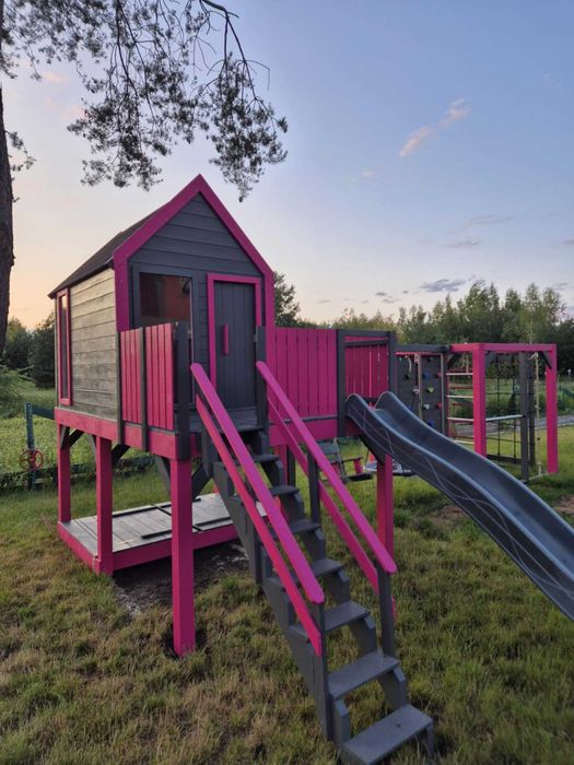 Największa "stodoła" z oferty, małpi gaj z huśtawkami, plac zabaw