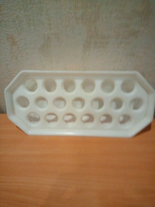 Продам ёмкость для рассады.