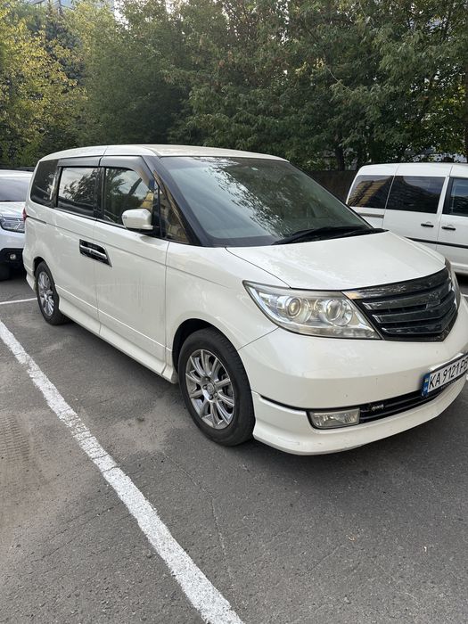 Продам Hondu Elysion 2011 2.4 бенз