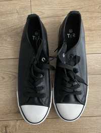 Trampki buty halówki r 44 czarne klasyczne