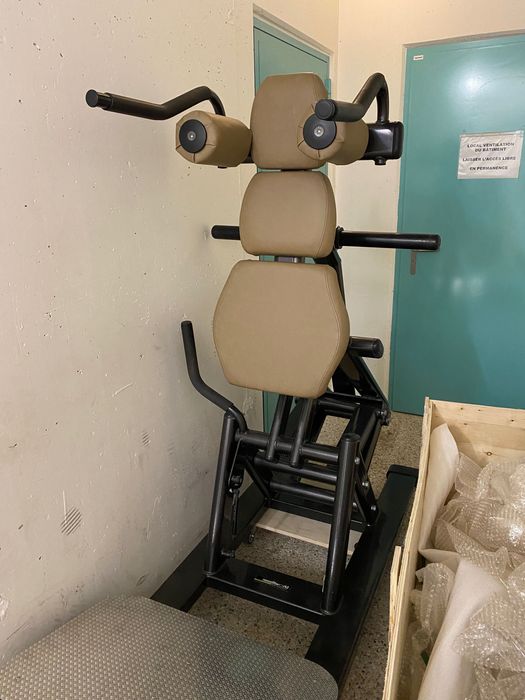 Máquina de ginásio Lower Bach