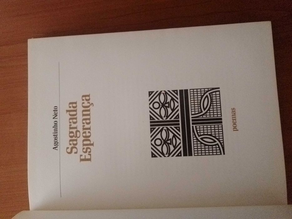 Livro Sagrada esperança, de Agostinho Neto
