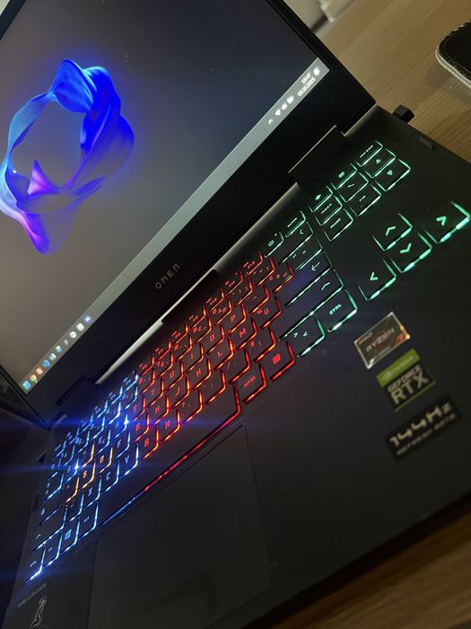 Laptop gamingowy HP Omen 15 RTX 3060 / RYZEN 7 5800H / 16 GB RAM