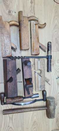 Zestaw starych narzędzi ciesielskie  hebli