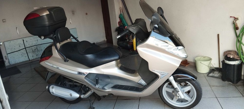 Scooter Piaggio X8 excelente