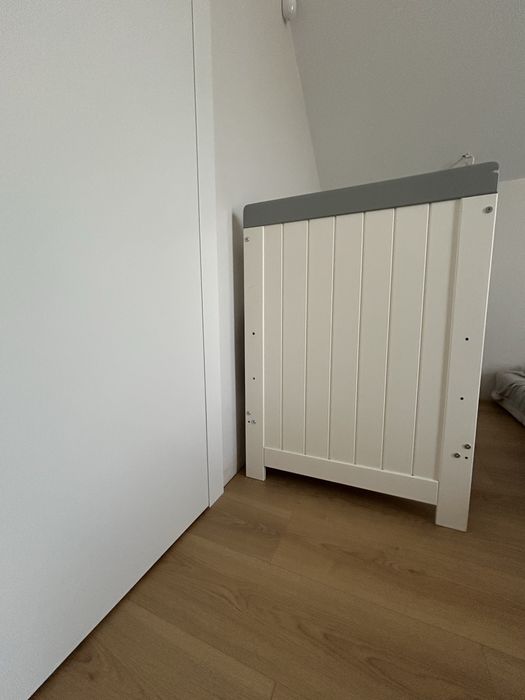 Łóżeczko dziecięce bialo-szare 60x120