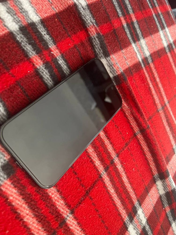 Iphone 15 128gb.