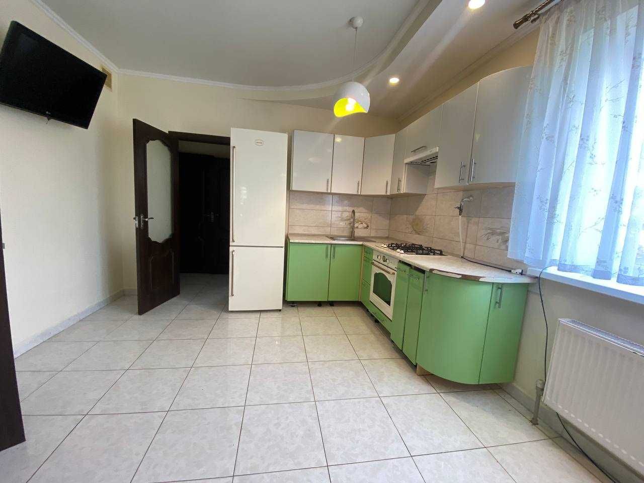 Продам 2-х поверховий будинок