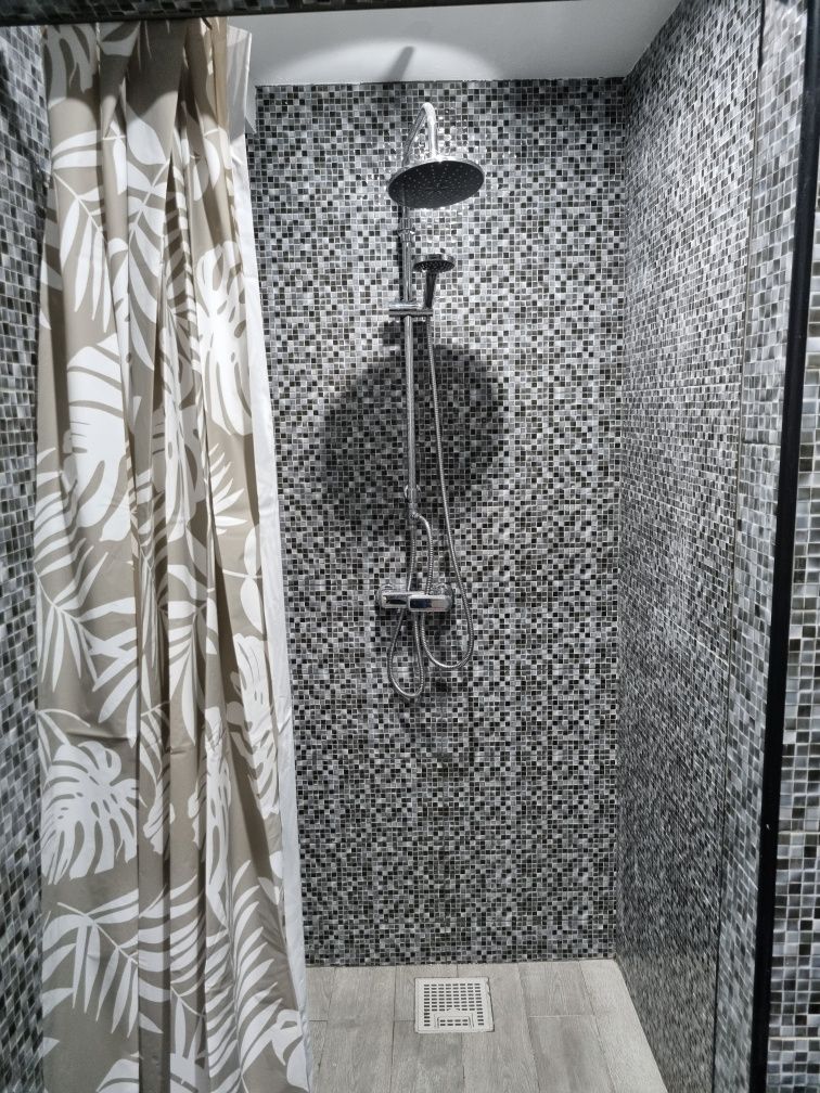 Alugo 1 Quarto em Moradia