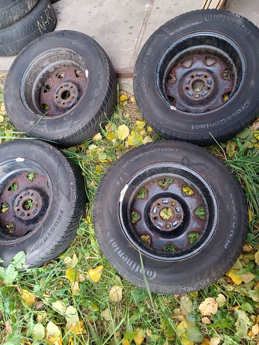 Koła felgi stalowe 15 cali 5×114.3 r15 opony zimowe 205/70 r15 Conti