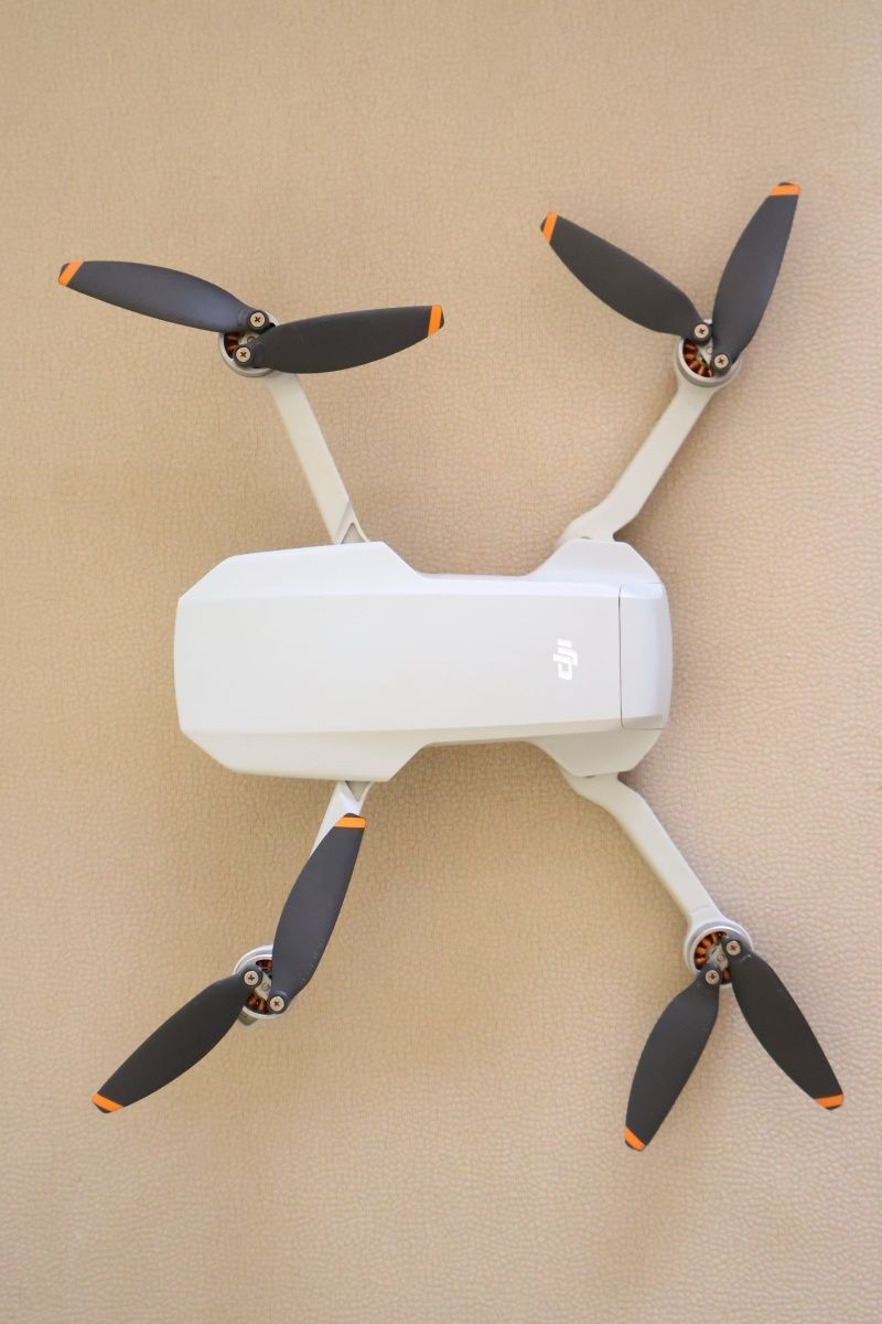Drone DJI Mini 2 Fly More Combo