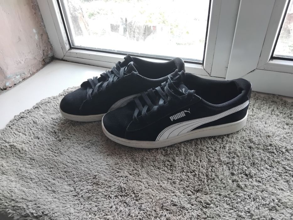 Жіночі замшеві кросівки  PUMA