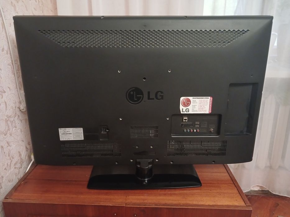 Телевізор LG LCD 42 дюйма 42CS46OT, пошкоджена матриця