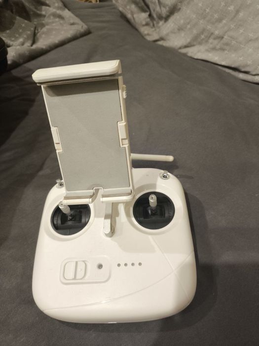 Продам квадрокоптер DJI Phantom 3 standart