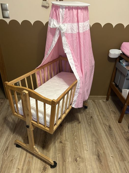 Łóżeczko, kołyska drewniana z baldachimem 40x90