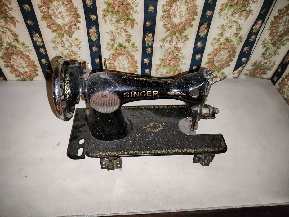 Máquina costura singer antiga em ótimo estado