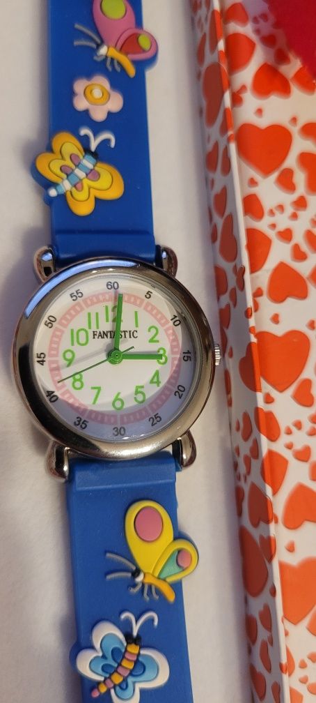zegarek dziecięcy kwarcowy Fantastic ze srebrnymi kolczykami