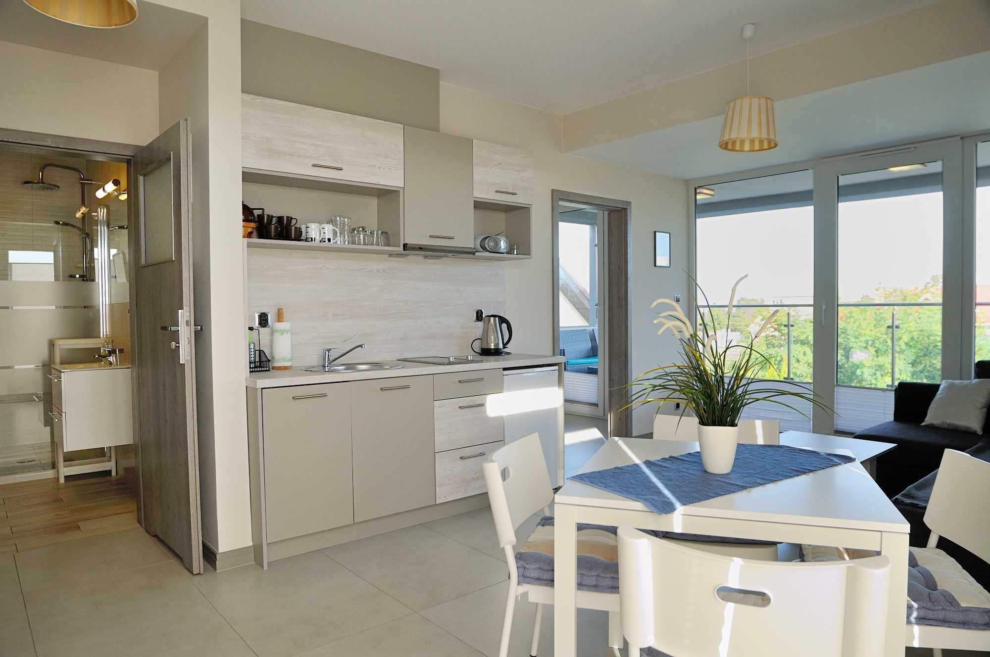 Apartamenty z tarasami i widokami na Zatokę Gdańską 150m. od plaży