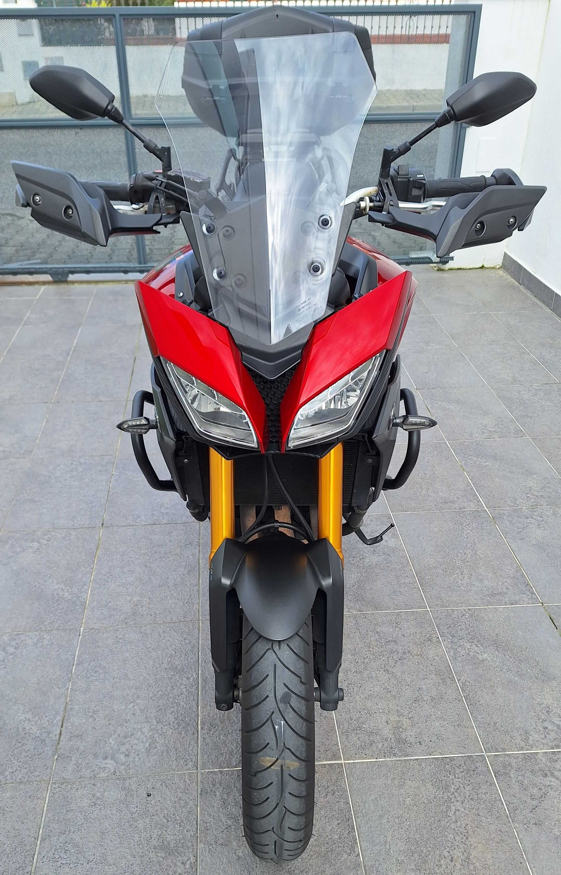 Vendo Yamaha MT09 Tracer, super estimada!