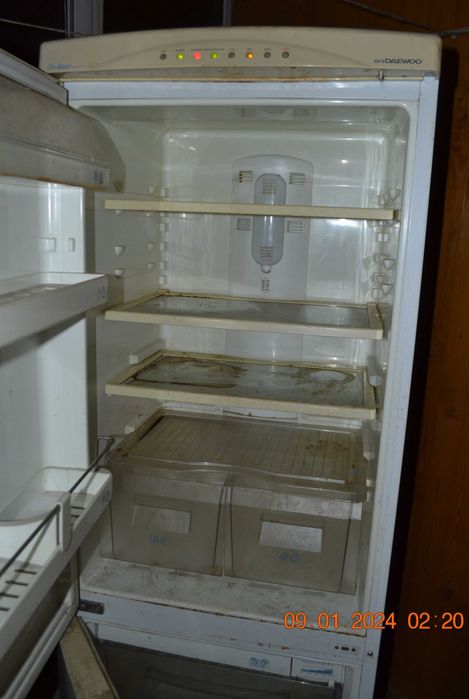 Холодильник двухкамерный Daewoo No Frost (сухая. 2005 г. Рабочий мотор