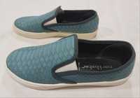 Slip On Mulher em Pele NOVOS, 37