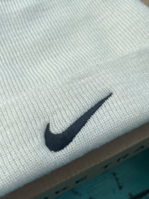 Шапка NIKE Swoosh Beanie, One Size, винтажная шапка Nike, белая шапка