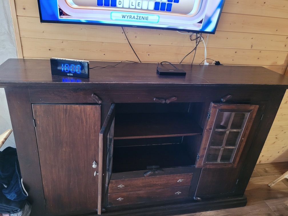 Sprzedam komodę z litego drewna