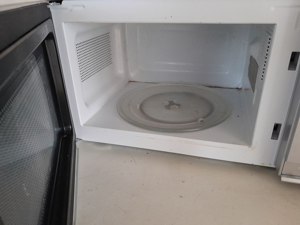 Мікрохвильова піч BEKO