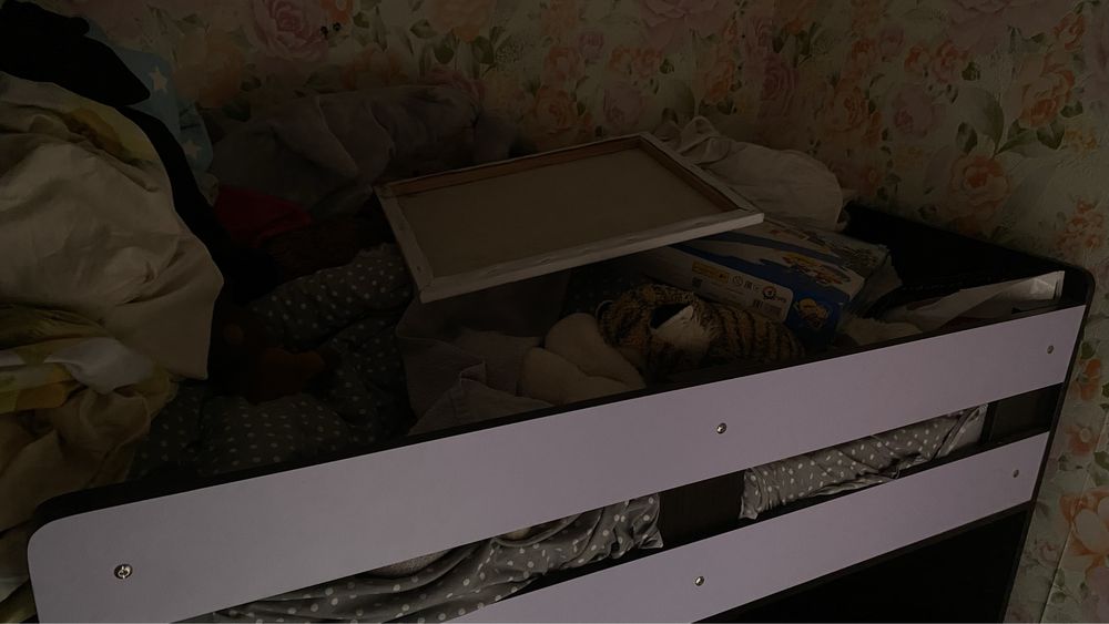 Ліжко чердак з гардеробом та робочим місцем