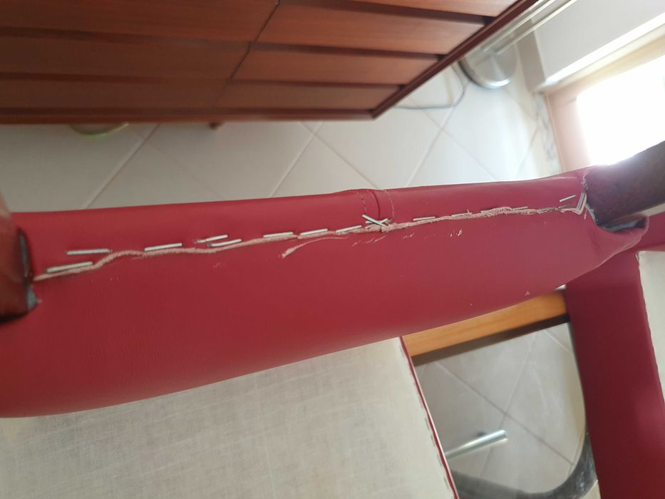 Mesa de refeição com cadeiras