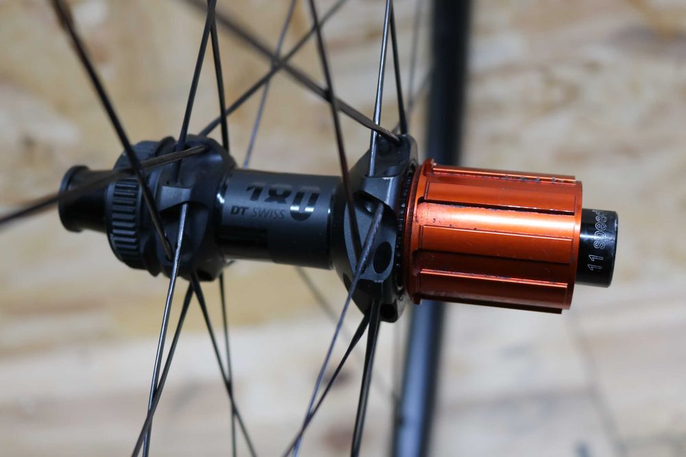 Bicicleta Rodas disco carbono 9th Wave Avalon 38 - Cubos DT Swiss 180