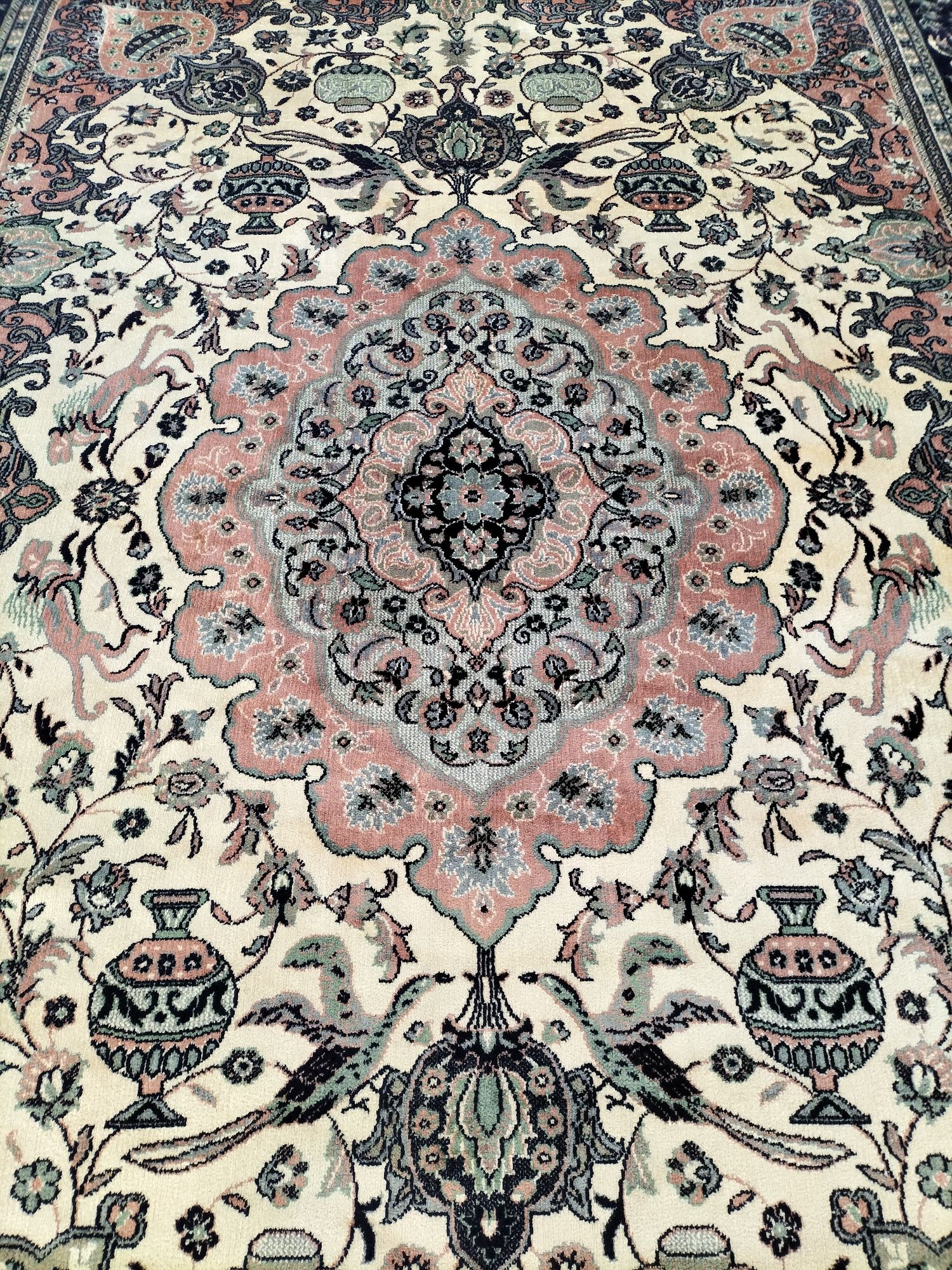 Piękny Jedwabny maszynowo tkany dywan Kashmar 200x290cm.