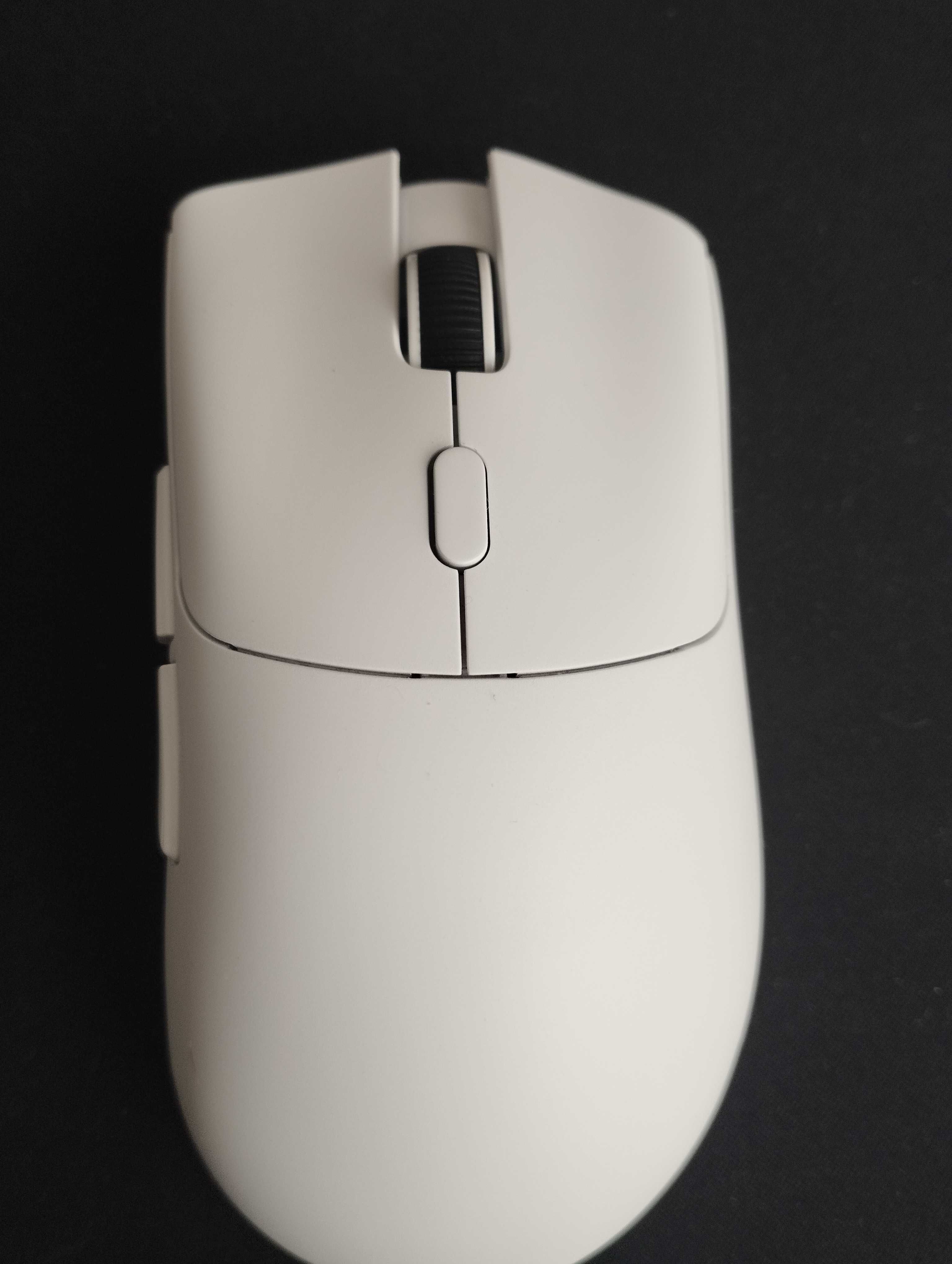 Attack shark r1 white