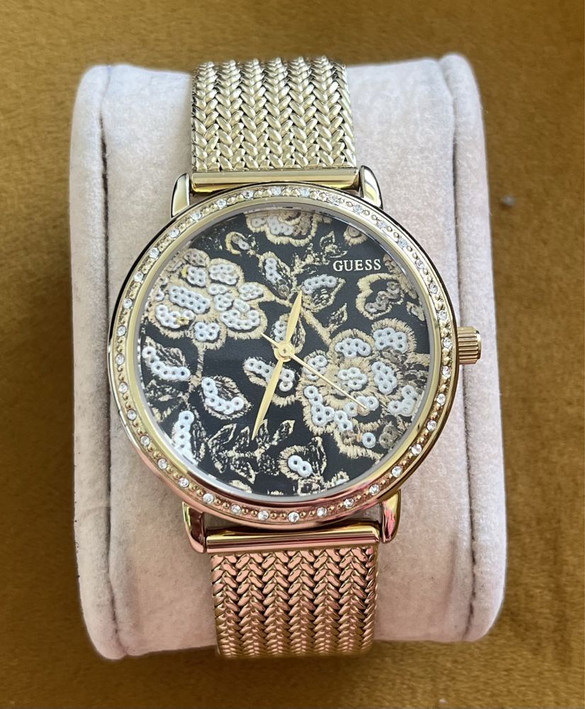 Damski zegarek Guess W0822L2