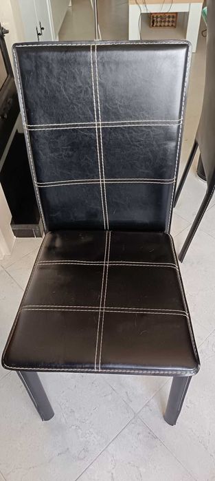 Mesa de sala em vidro temperado mais 4 cadeiras