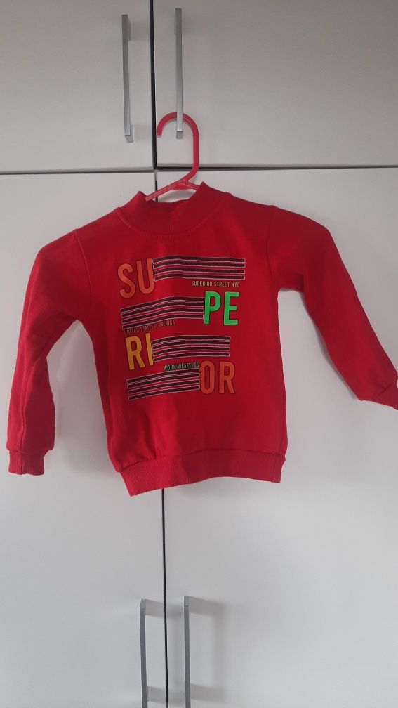 Продам 2 светри в ідеальному стані розмір 2-4роки