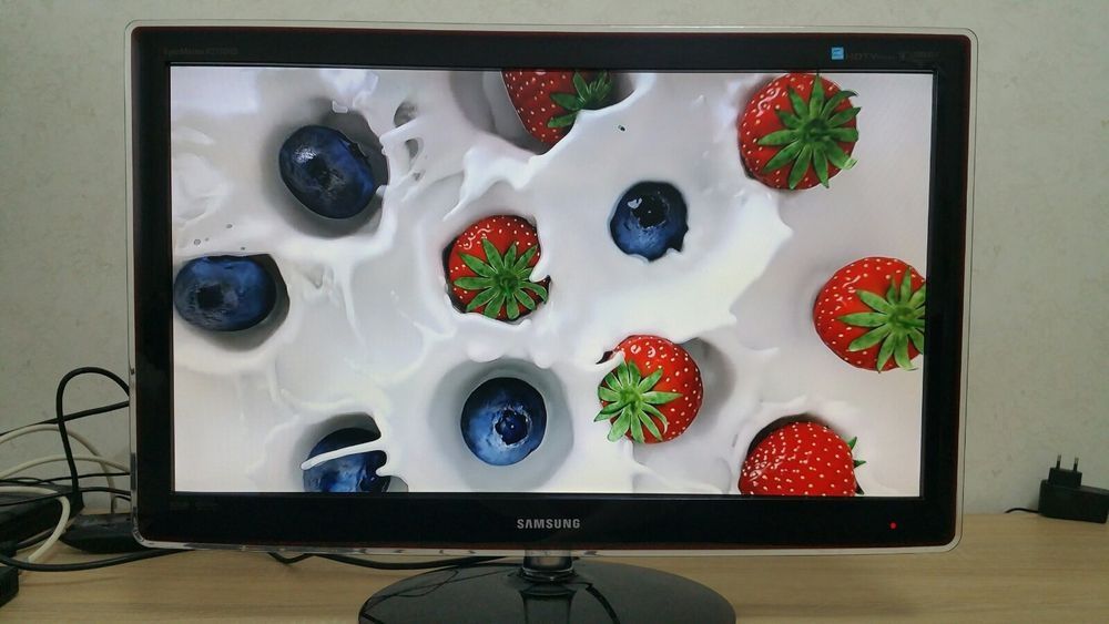 Шикарный телевизор SAMSUNG