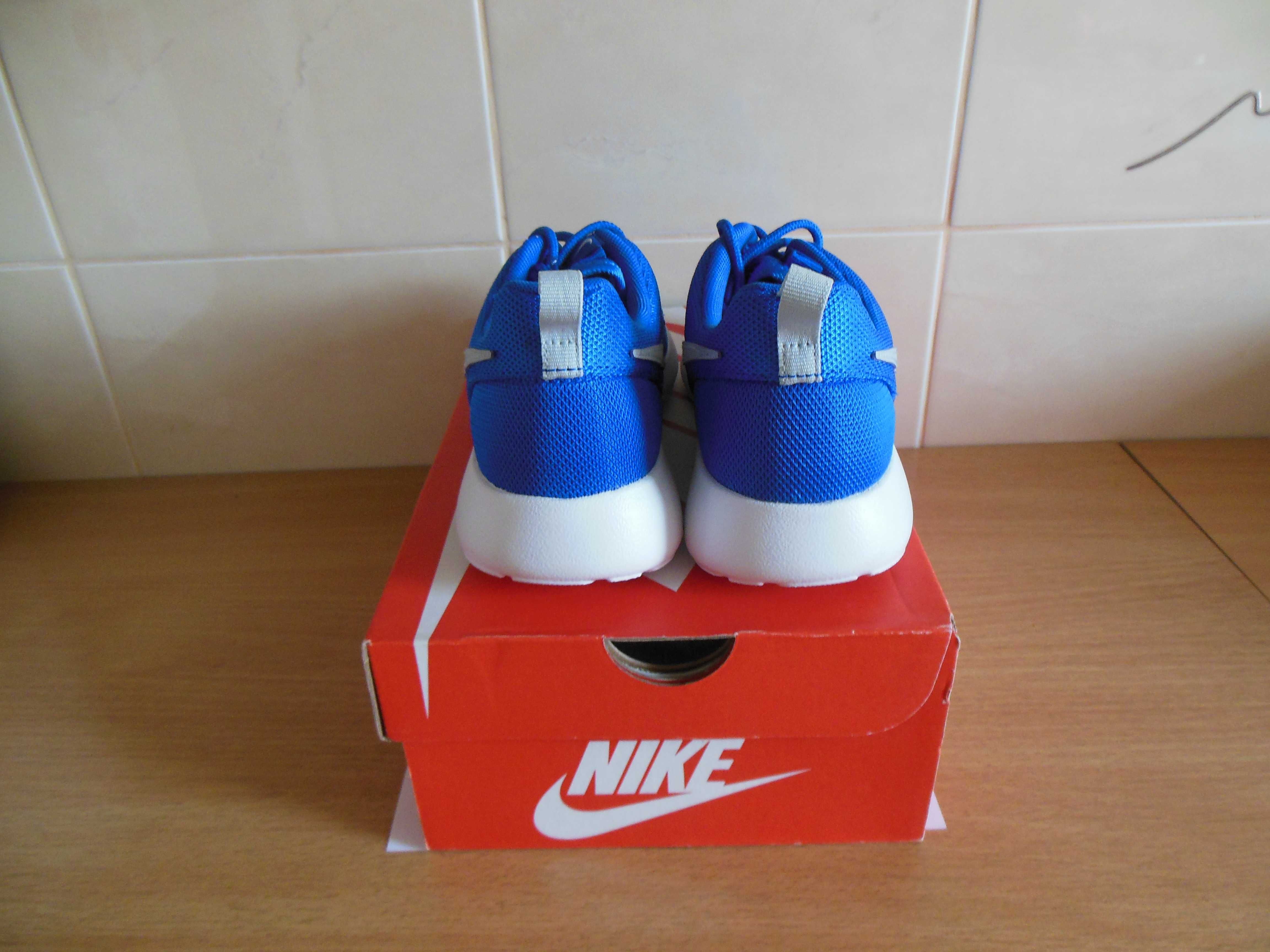 37,5 Niebieskie Nike Roshe Run Blue / White