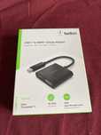 Belkin adapter z ladowaniem nowy