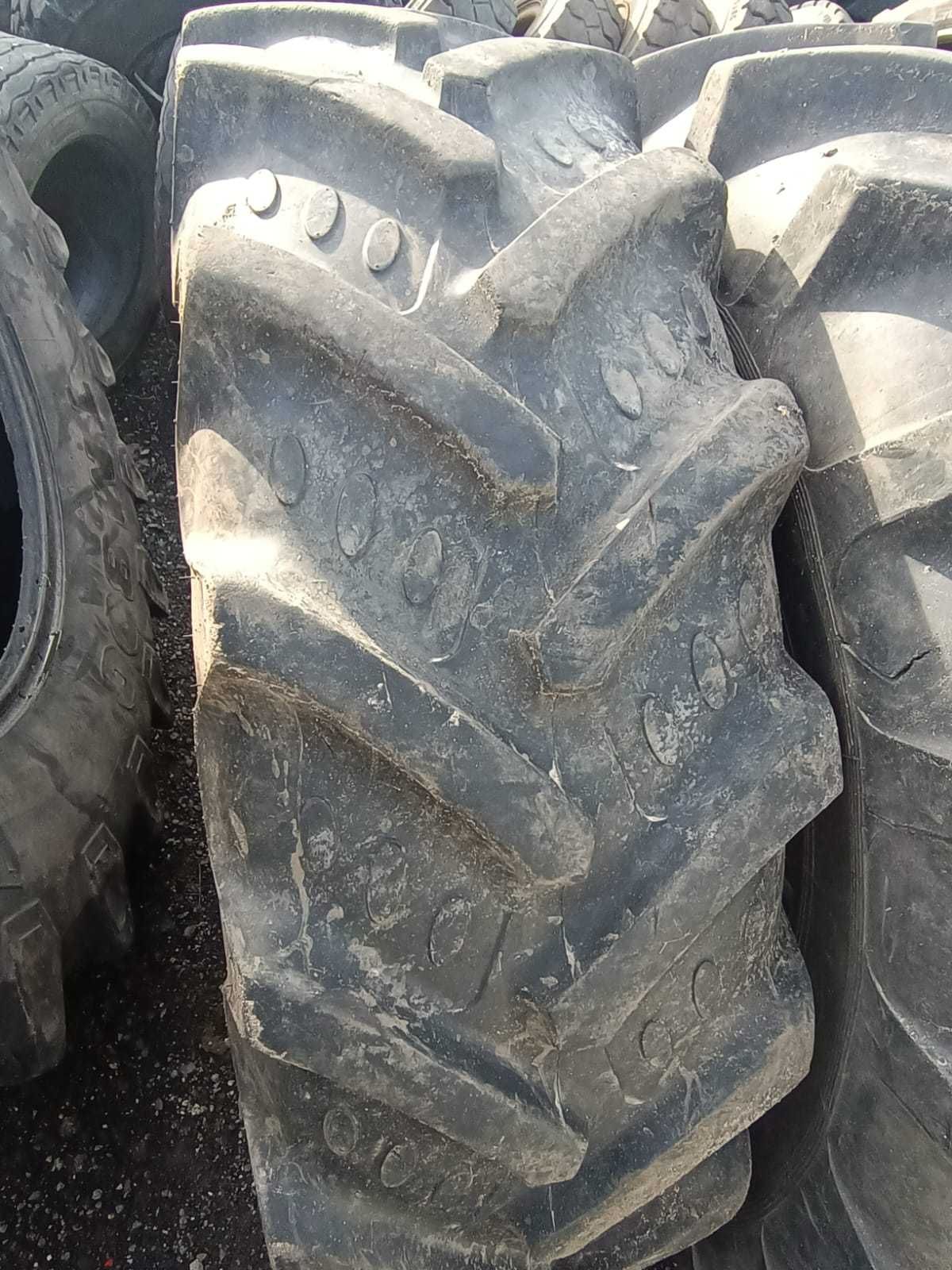 Opona rolnicza 380/85R28 BKT 14.9R28 Agri Max RT 855