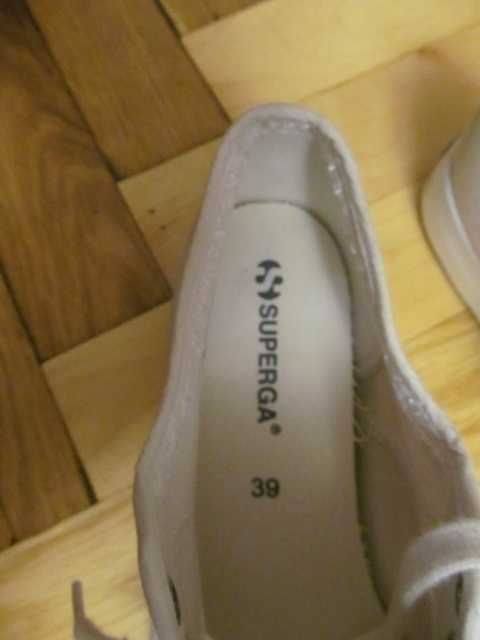 Жіночі фірмові кросівки  Superga.Made in Vietnam (38розмір)