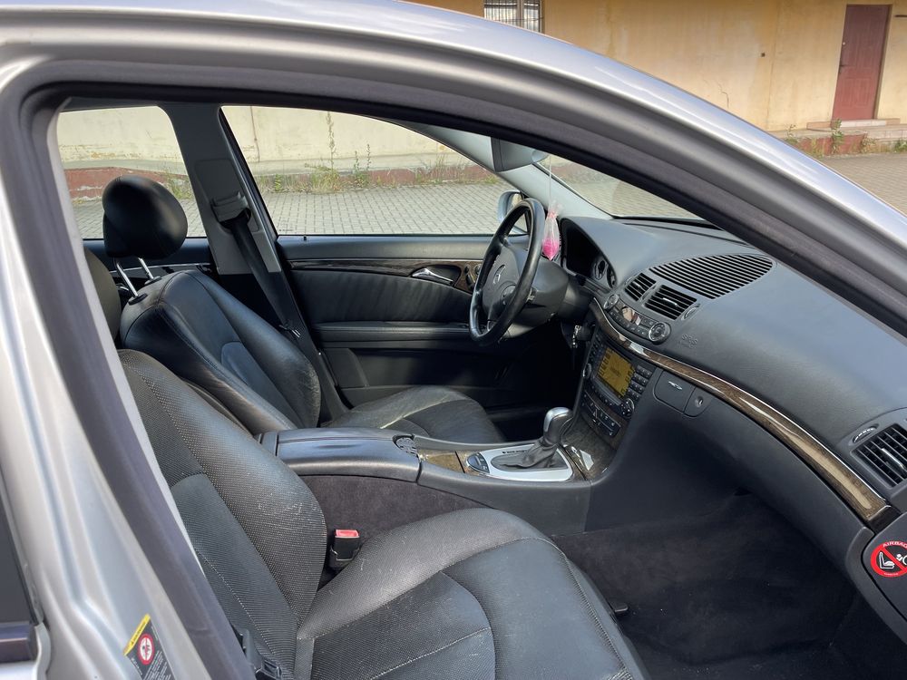 Mercedes E-Klasse E320 4-Matic zarejestrowany w PL Avangarde