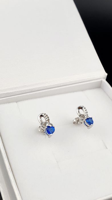 Kolczyki srebrne pr.925  szafirowe serce i białe cyrkonie