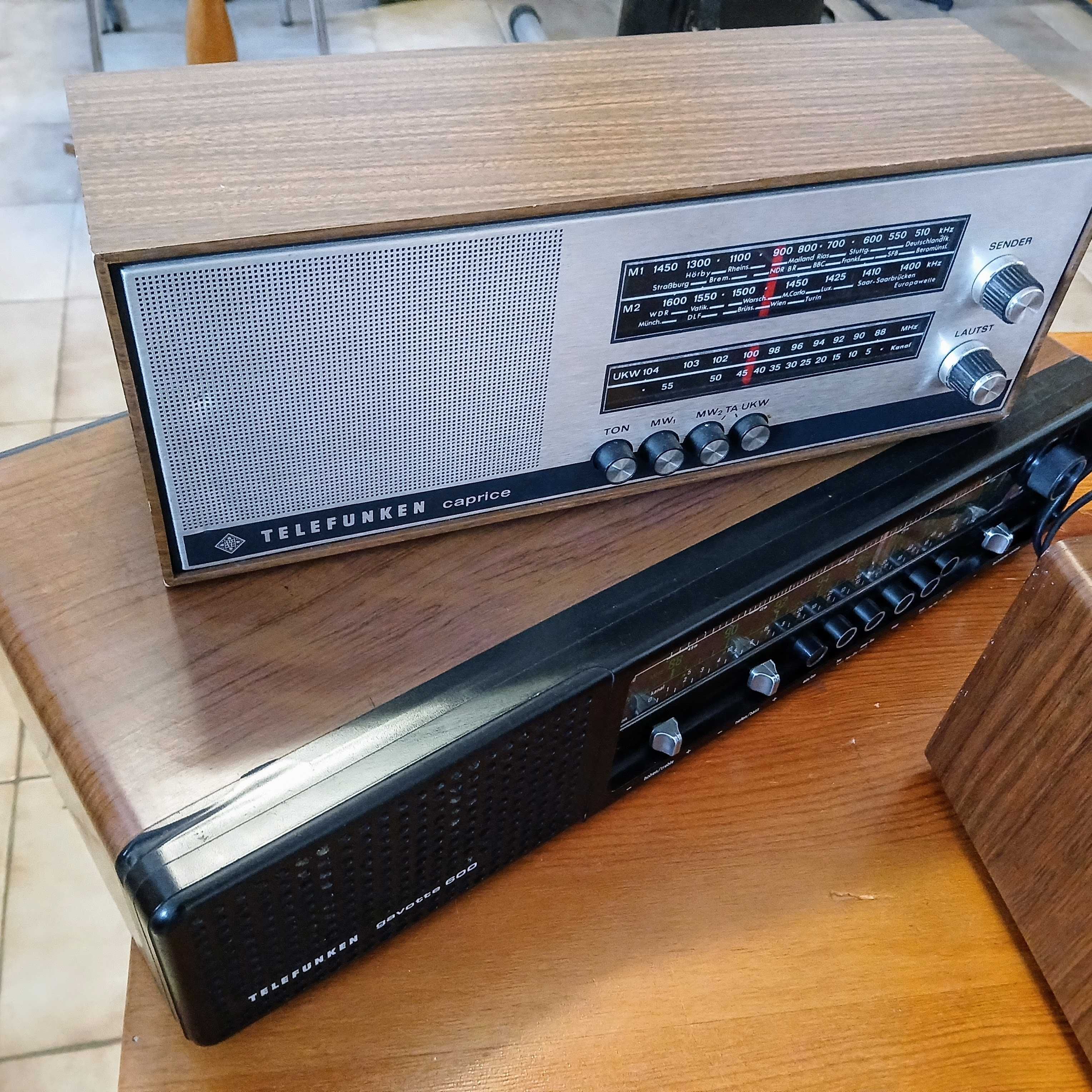 LOTE DE 3 RÁDIOS DOS ANOS 70/80
